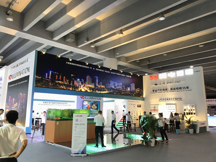 乐鱼照明重磅出击，多款灯光互动玩法点燃光亚展