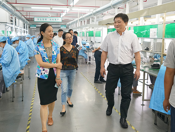 杭州市城市管理局党组成员、副局长宋晓青一行莅临乐鱼参观考察
